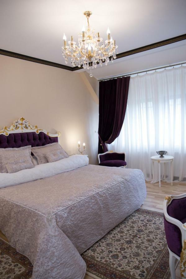 Hotel Boutique Vila Lakastel Сіная Екстер'єр фото